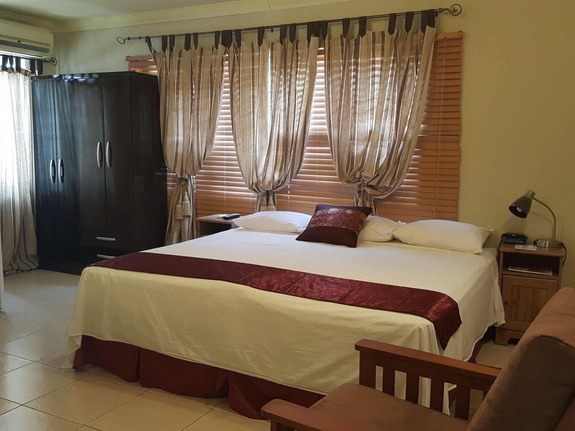Savannah Maison Guest House Port of Spain Екстериор снимка